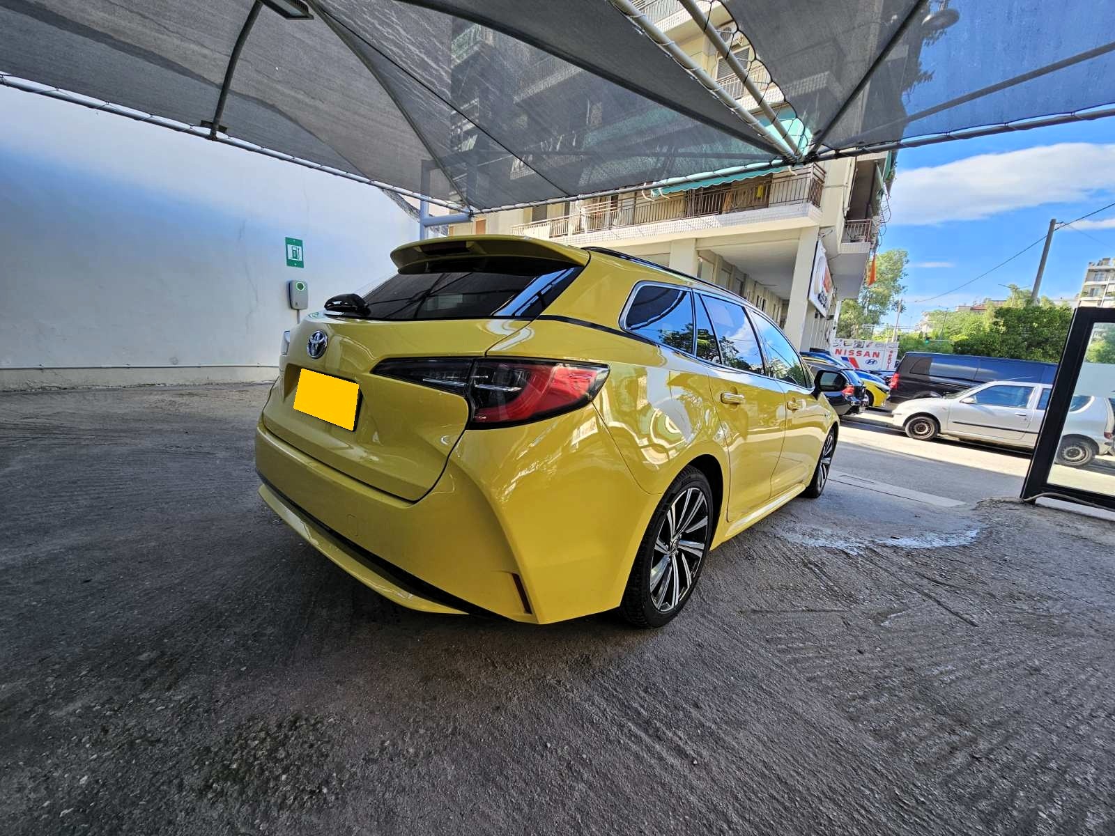 Toyota Corolla 2022 1.8 Hybrid (Πωλείται το αμάξι & άδεια)