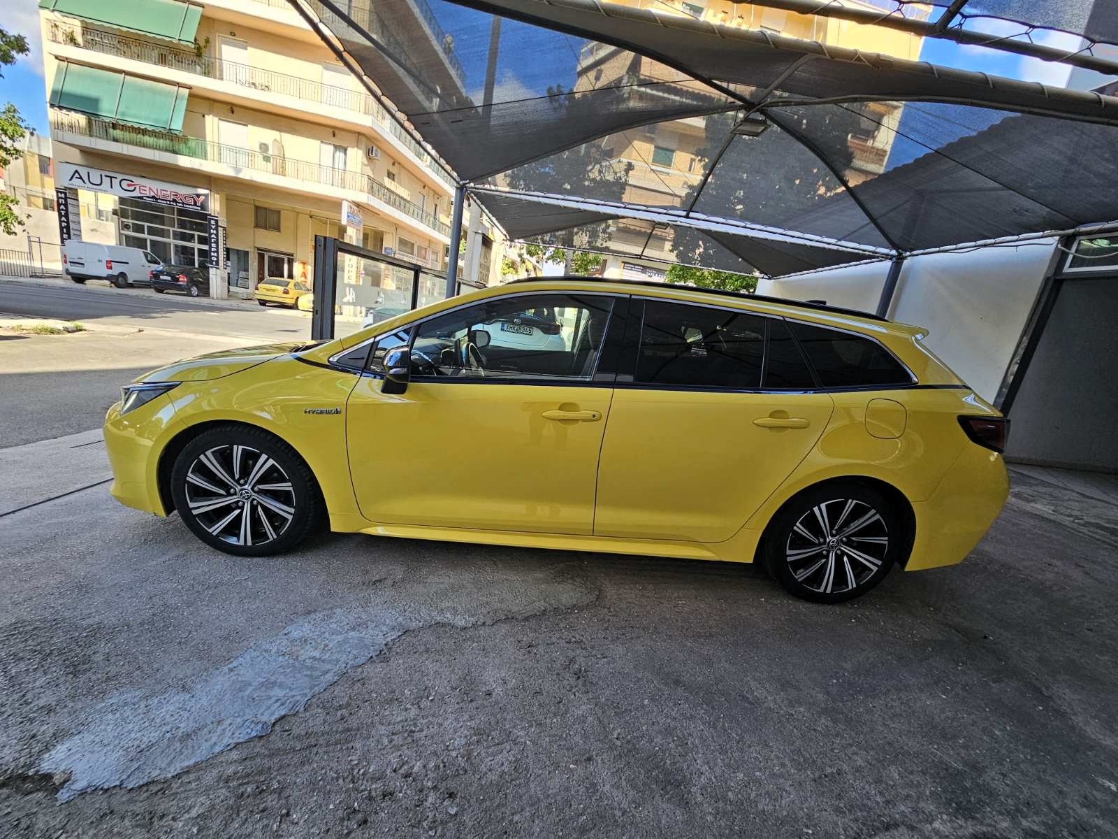 Toyota Corolla 2022 1.8 Hybrid (Πωλείται το αμάξι & άδεια)