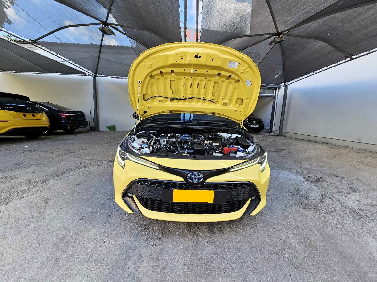 Toyota Corolla 2022 1.8 Hybrid (Πωλείται το αμάξι & άδεια)