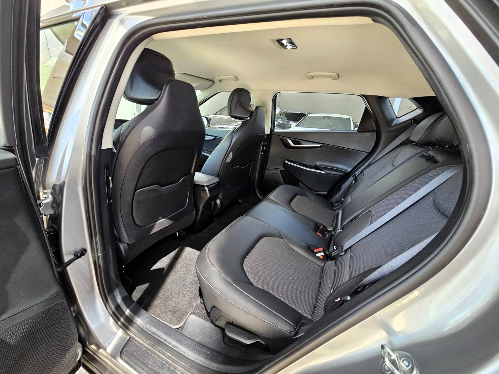 Kia EV6 2023 74kWh Air Active Business | 229HP | Camera | Navi | LED