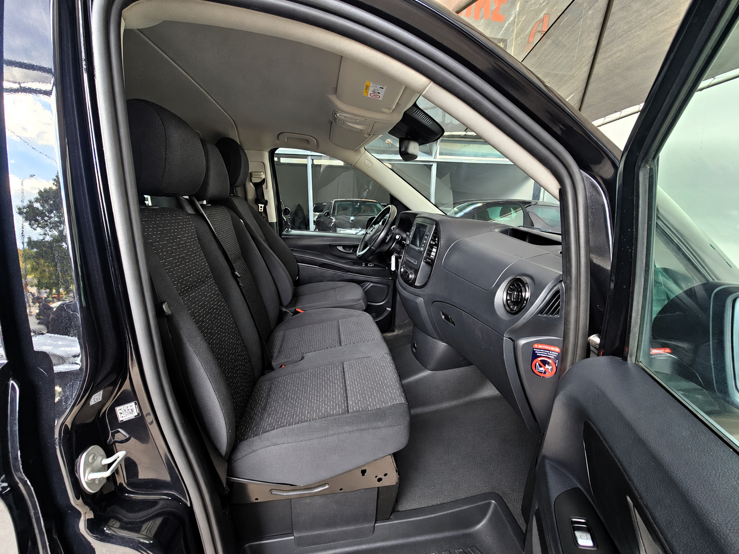 Mercedes-Benz Vito 2022 116 Business | 9 Θέσεων | Automatic | 163HP