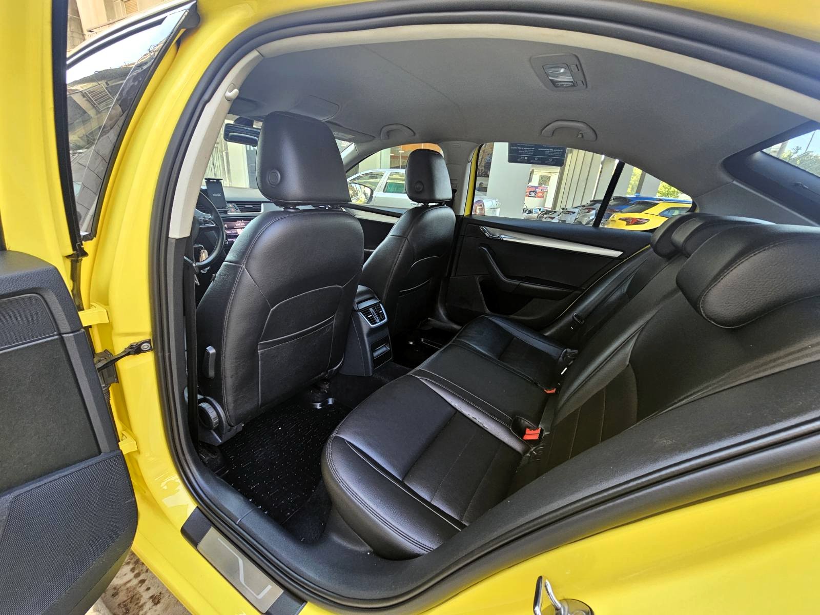 Skoda Octavia 2018 ΠΩΛΕΙΤΑΙ ΑΔΕΙΑ ΤΑΞΙ ΜΑΖΙ ΜΕ ΤΟ ΟΧΗΜΑ